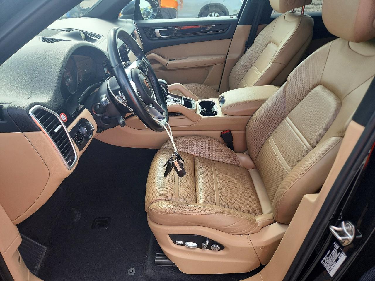 2019 PORSCHE CAYENNE