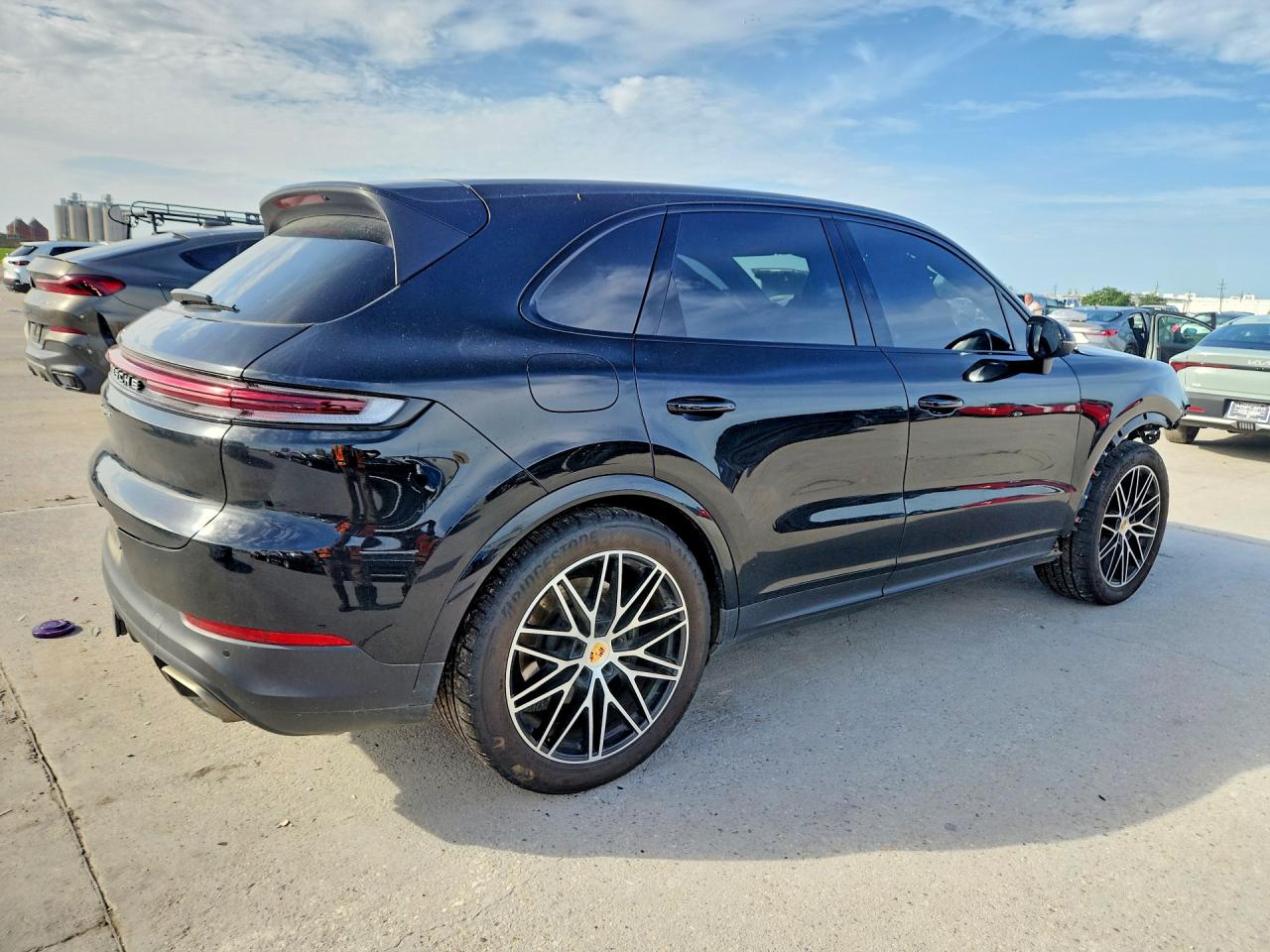 2024 PORSCHE CAYENNE
