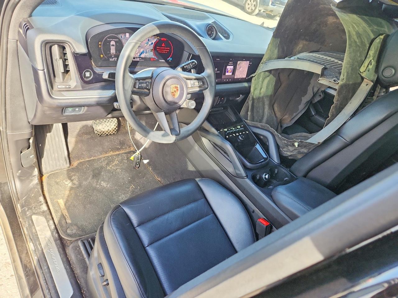 2024 PORSCHE CAYENNE