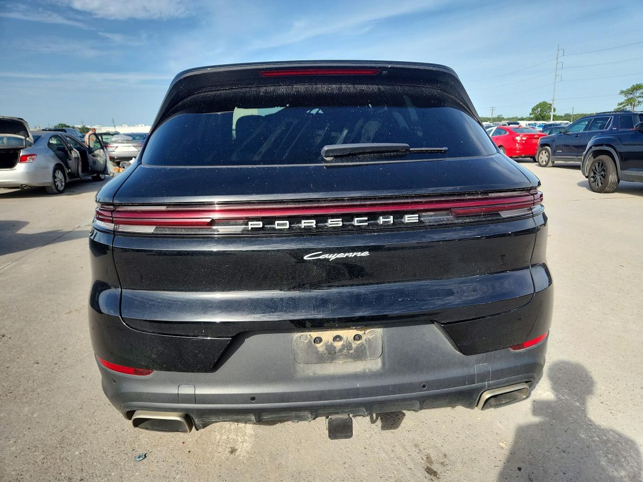 2024 PORSCHE CAYENNE