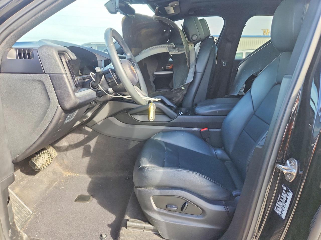 2024 PORSCHE CAYENNE