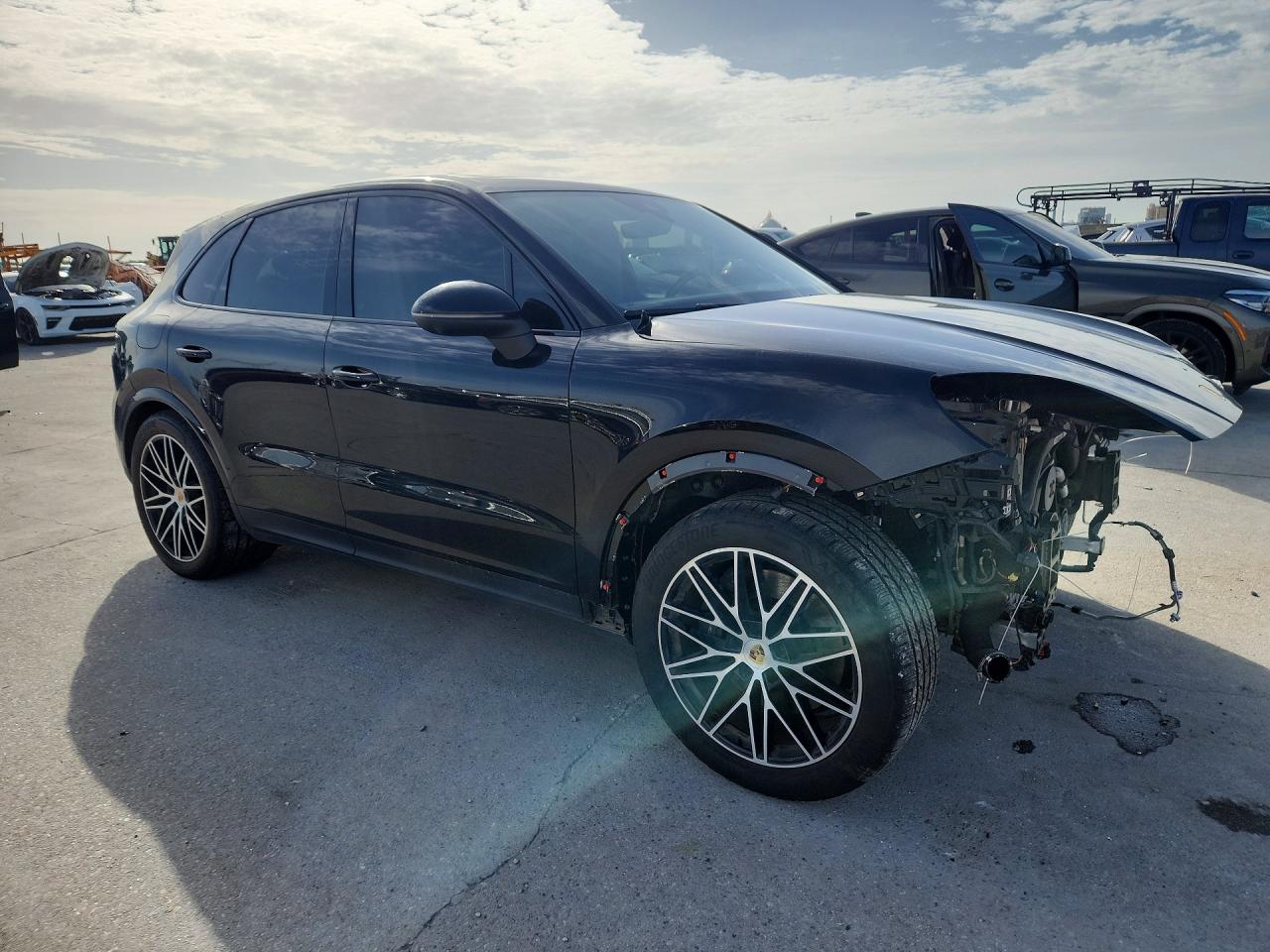 2024 PORSCHE CAYENNE