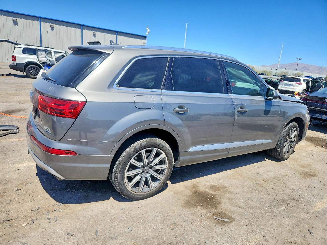 2017 AUDI Q7 quattro Premium Plus