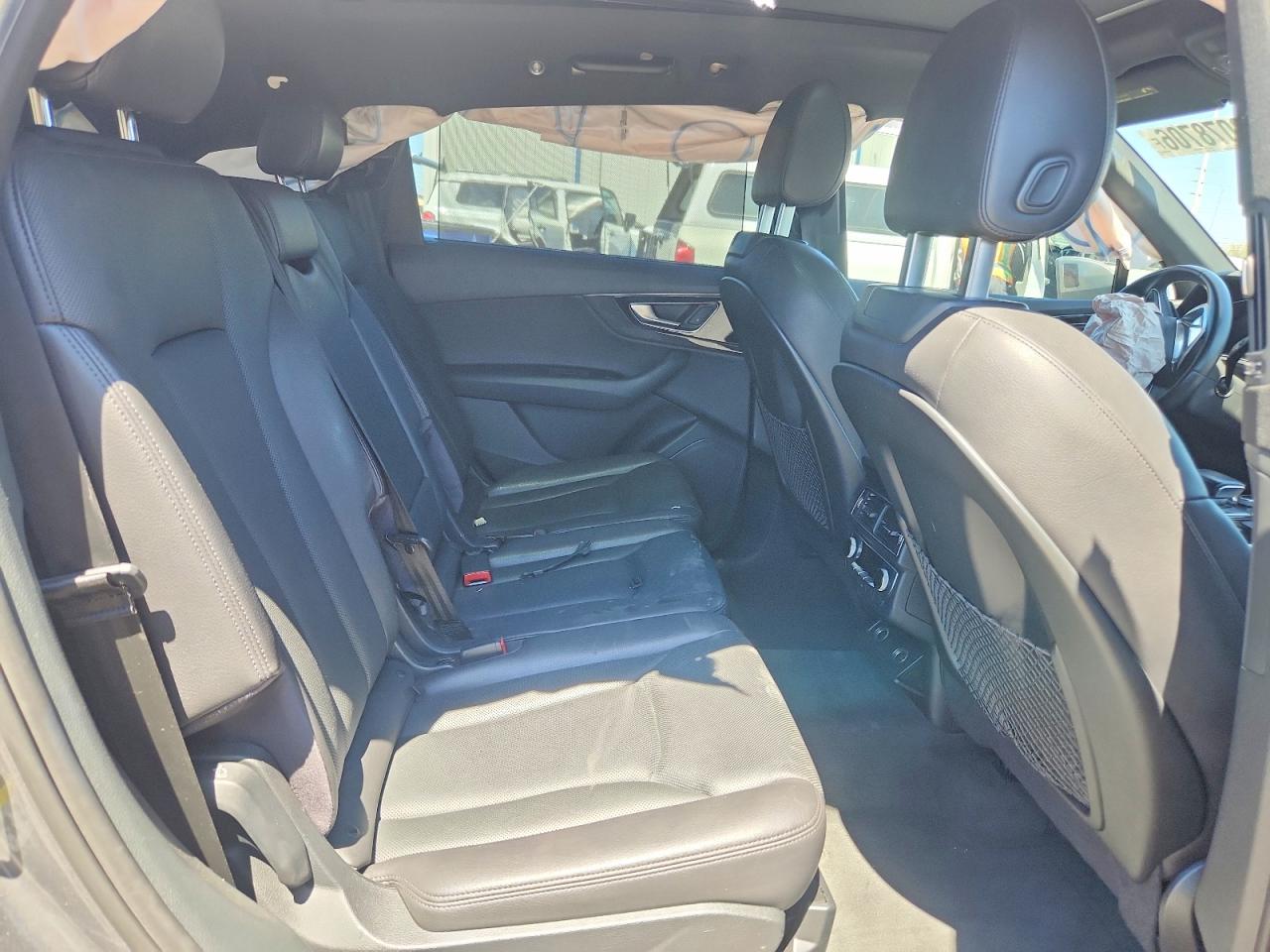 2017 AUDI Q7 quattro Premium Plus