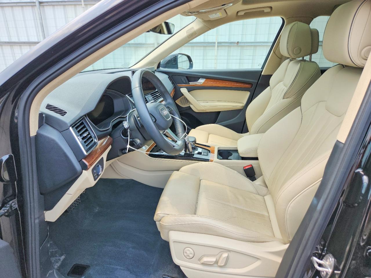 2023 AUDI Q5 E