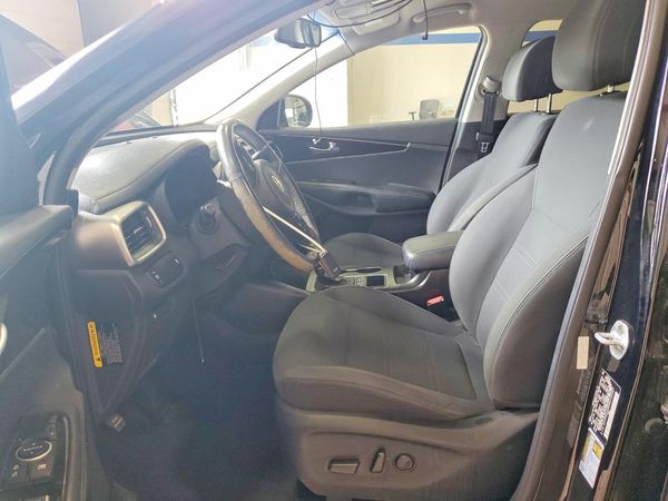 2017 KIA SORENTO L, LX