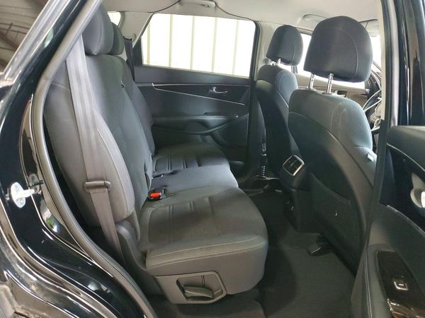 2017 KIA SORENTO L, LX