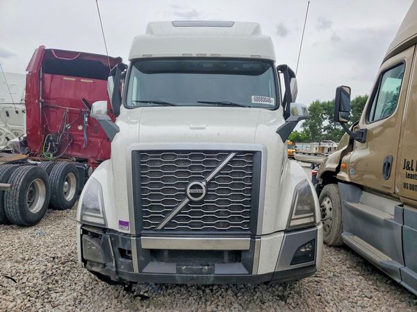 2024 VOLVO VN