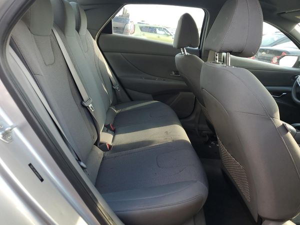 2021 HYUNDAI ELANTRA SE