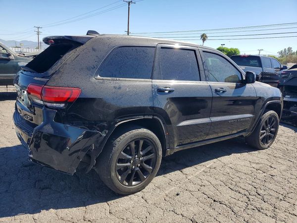 2017 JEEP GRAND CHEROKEE LAREDO 4X2
