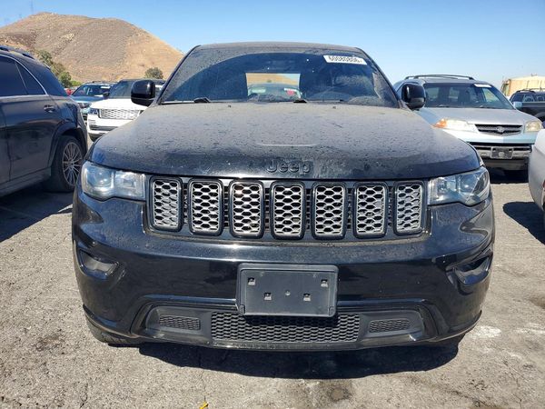 2017 JEEP GRAND CHEROKEE LAREDO 4X2