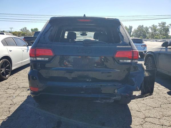 2017 JEEP GRAND CHEROKEE LAREDO 4X2