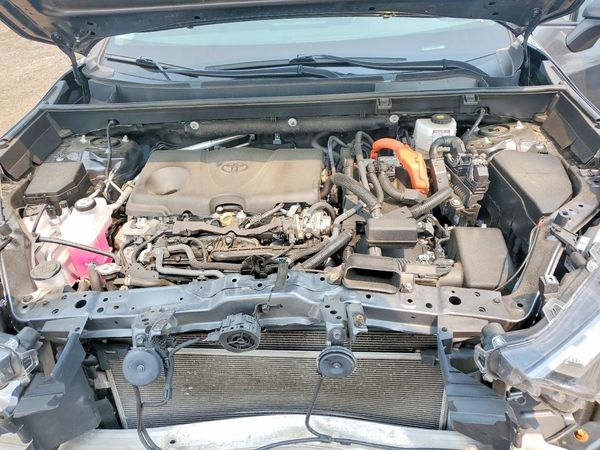 2023 TOYOTA RAV4 XLE — Engine bay