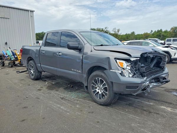 2021 NISSAN TITAN Crew Cab