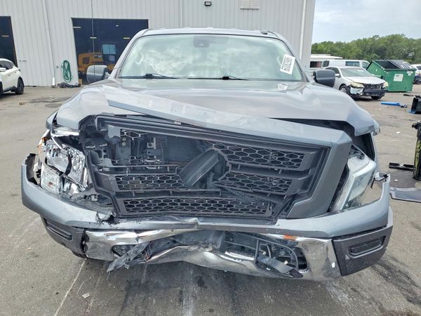 2021 NISSAN TITAN Crew Cab