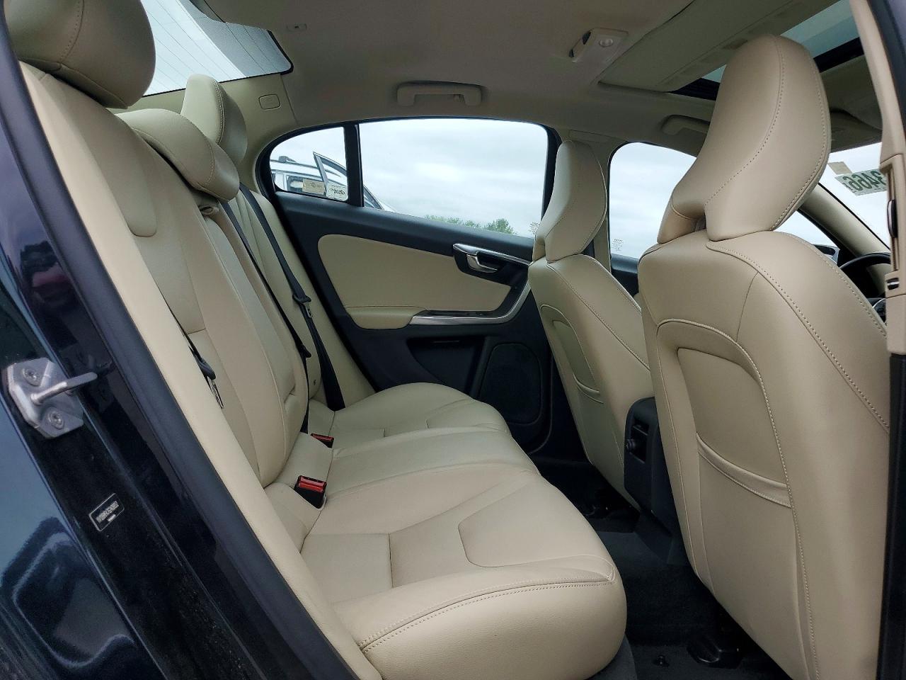 2016 VOLVO S60 SV33 Premier