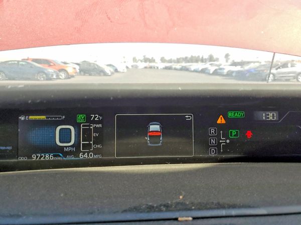 2018 TOYOTA PRIUS Plus/Premium/Advanced