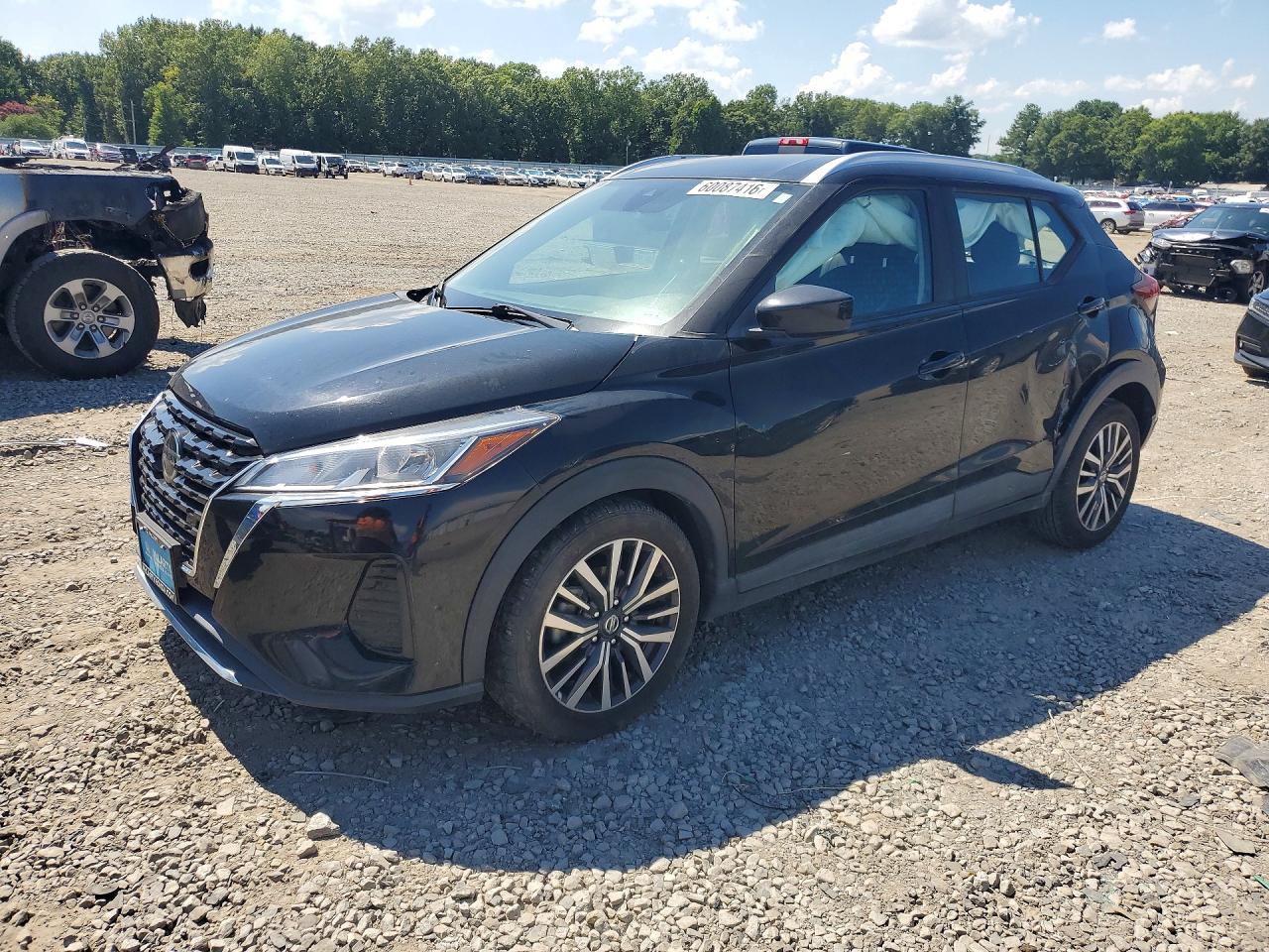 2021 NISSAN KICKS