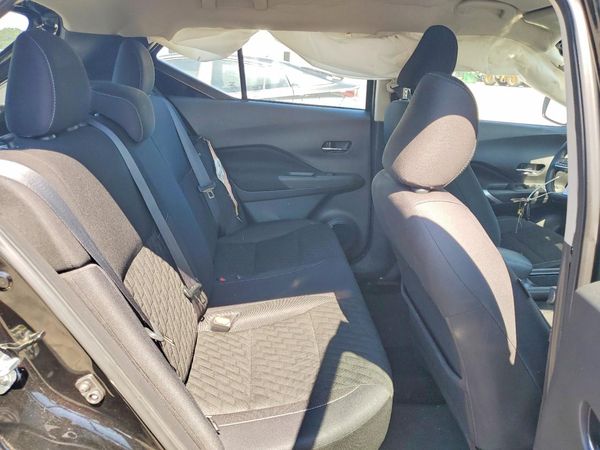 2021 NISSAN KICKS