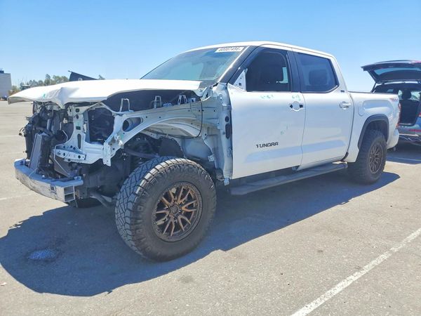 2023 TOYOTA TUNDRA SR5