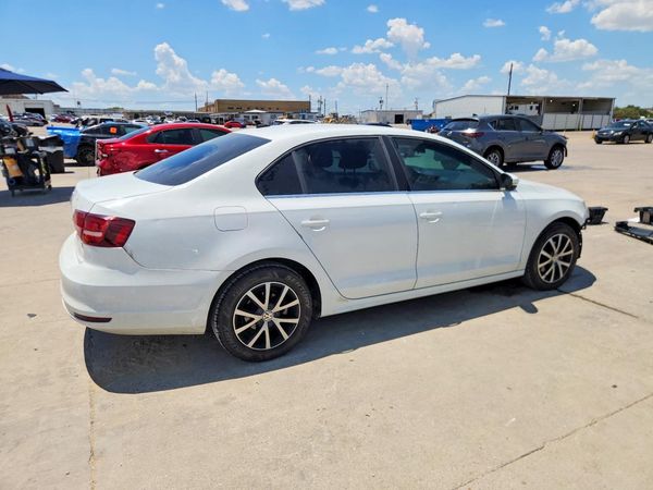 2017 VOLKSWAGEN JETTA SE