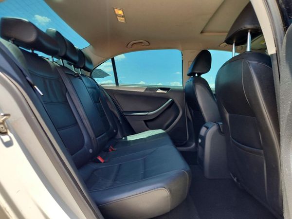 2017 VOLKSWAGEN JETTA SE