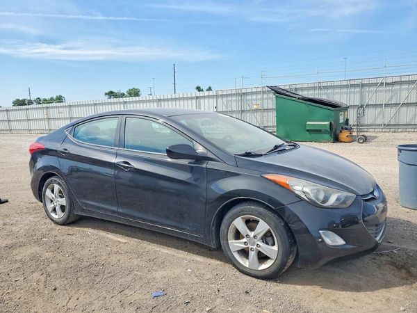 2013 HYUNDAI ELANTRA