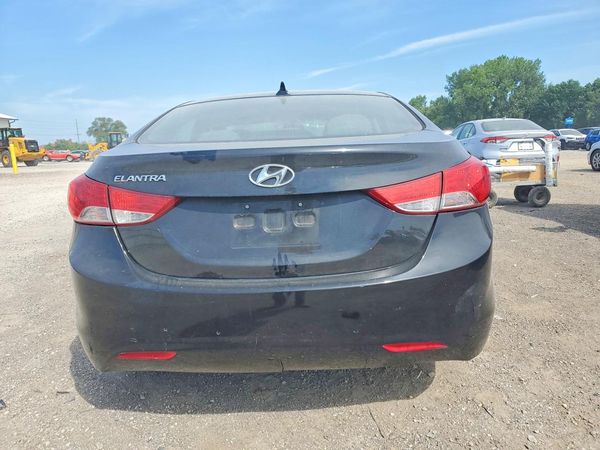 2013 HYUNDAI ELANTRA