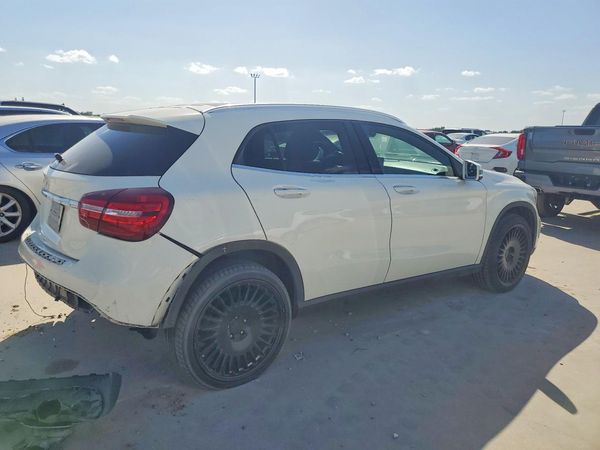 2018 MERCEDES-BENZ GLA GLA250