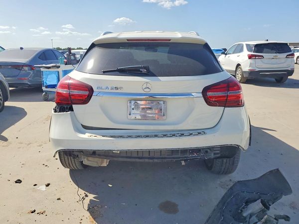 2018 MERCEDES-BENZ GLA GLA250