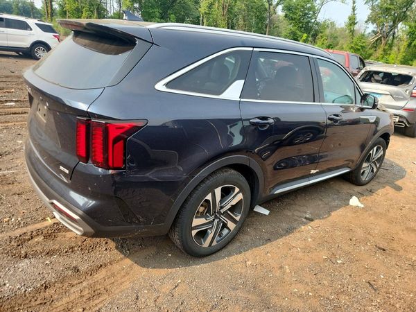 2023 KIA SORENTO