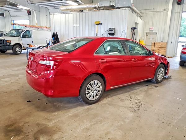 2014 TOYOTA CAMRY