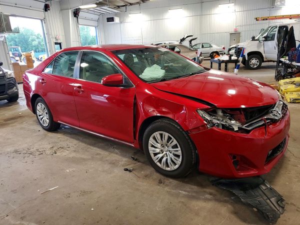 2014 TOYOTA CAMRY