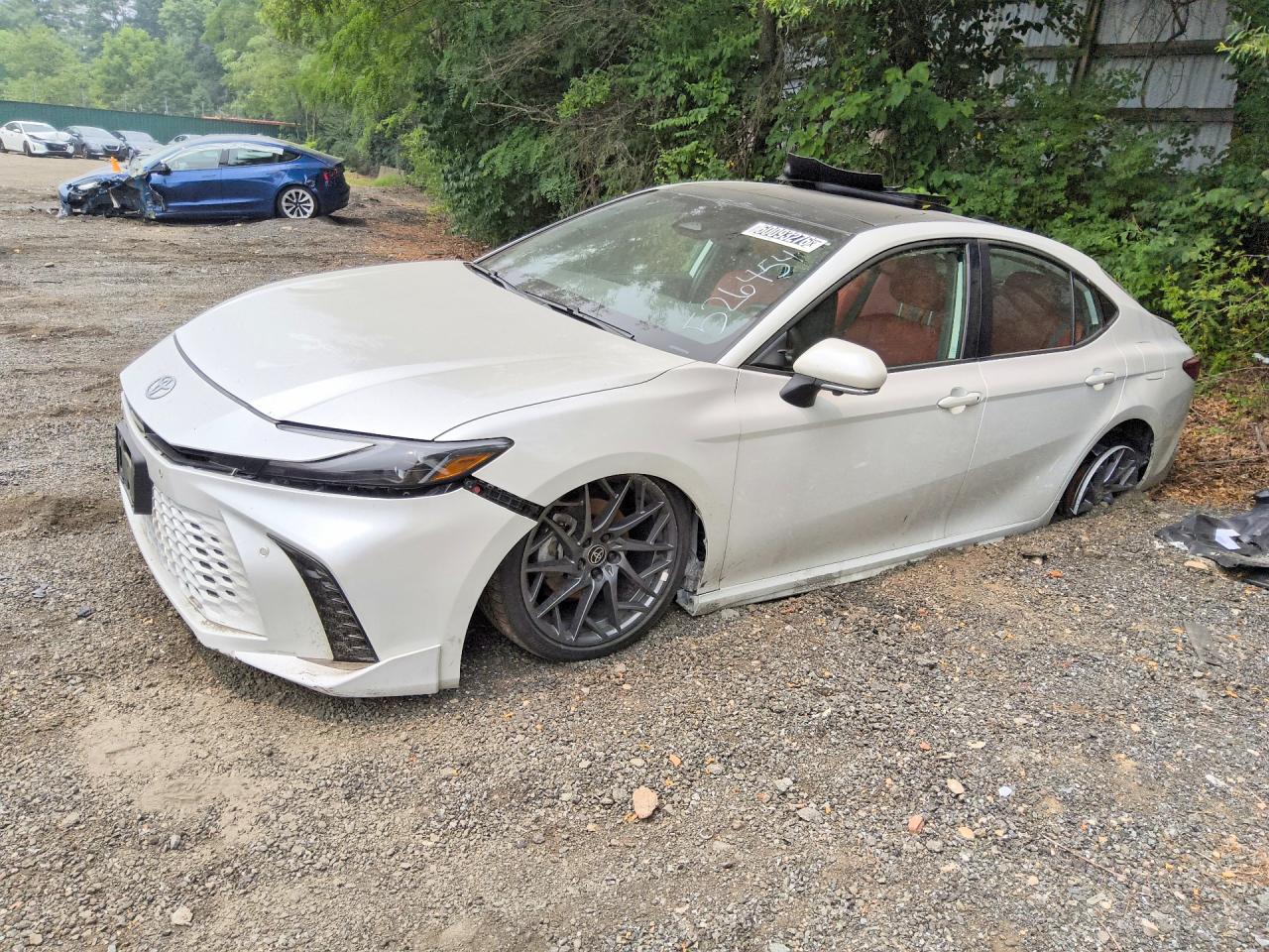 2025 TOYOTA CAMRY — Front 3/4