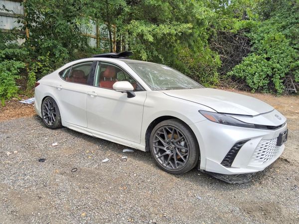 2025 TOYOTA CAMRY — Passenger 3/4