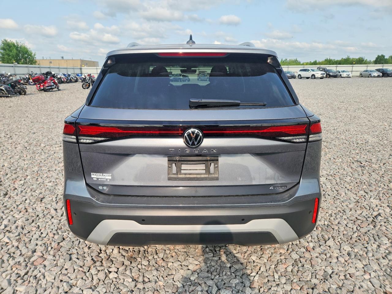 2025 VOLKSWAGEN TIGUAN 4Motion SE