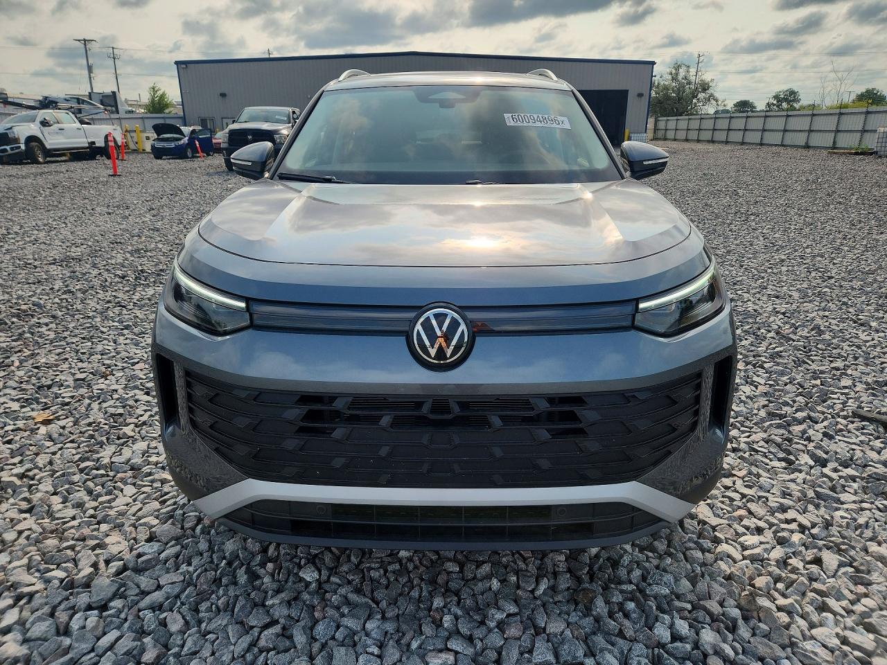 2025 VOLKSWAGEN TIGUAN 4Motion SE