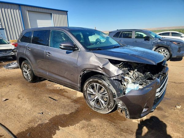 2017 TOYOTA HIGHLANDER LE