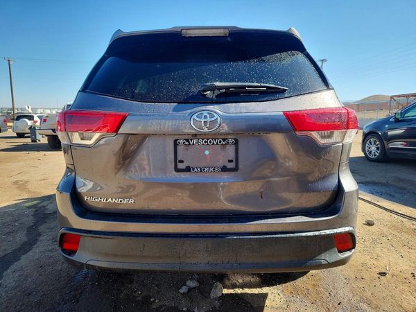2017 TOYOTA HIGHLANDER LE