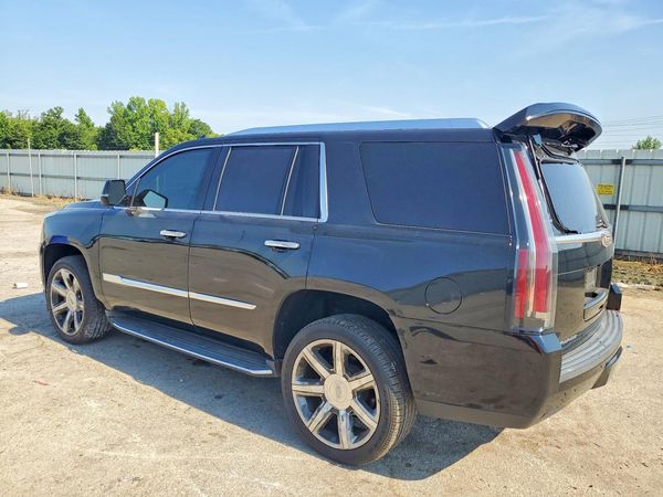 2017 CADILLAC ESCALADE Luxury
