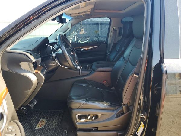 2017 CADILLAC ESCALADE Luxury