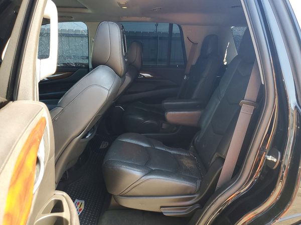 2017 CADILLAC ESCALADE Luxury