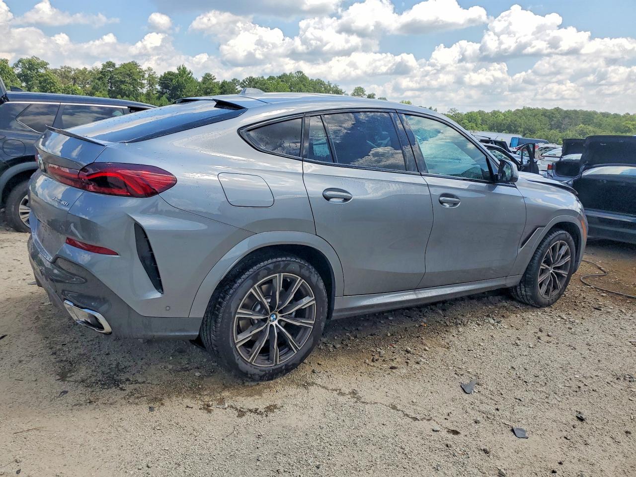 2027 BMW X6 xDrive40i