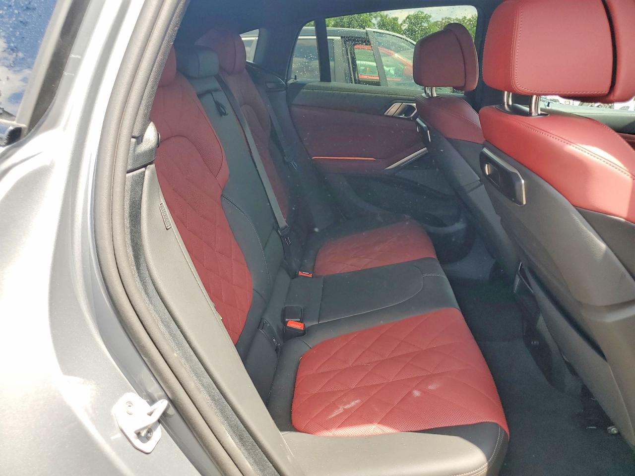 2027 BMW X6 xDrive40i
