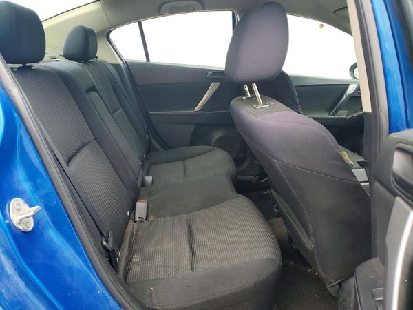 2013 MAZDA 3 Touring/GS