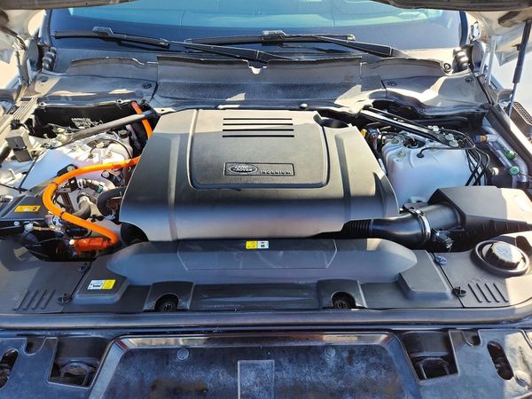 2020 LAND ROVER RANGE ROVER SPORT HSE — Engine bay