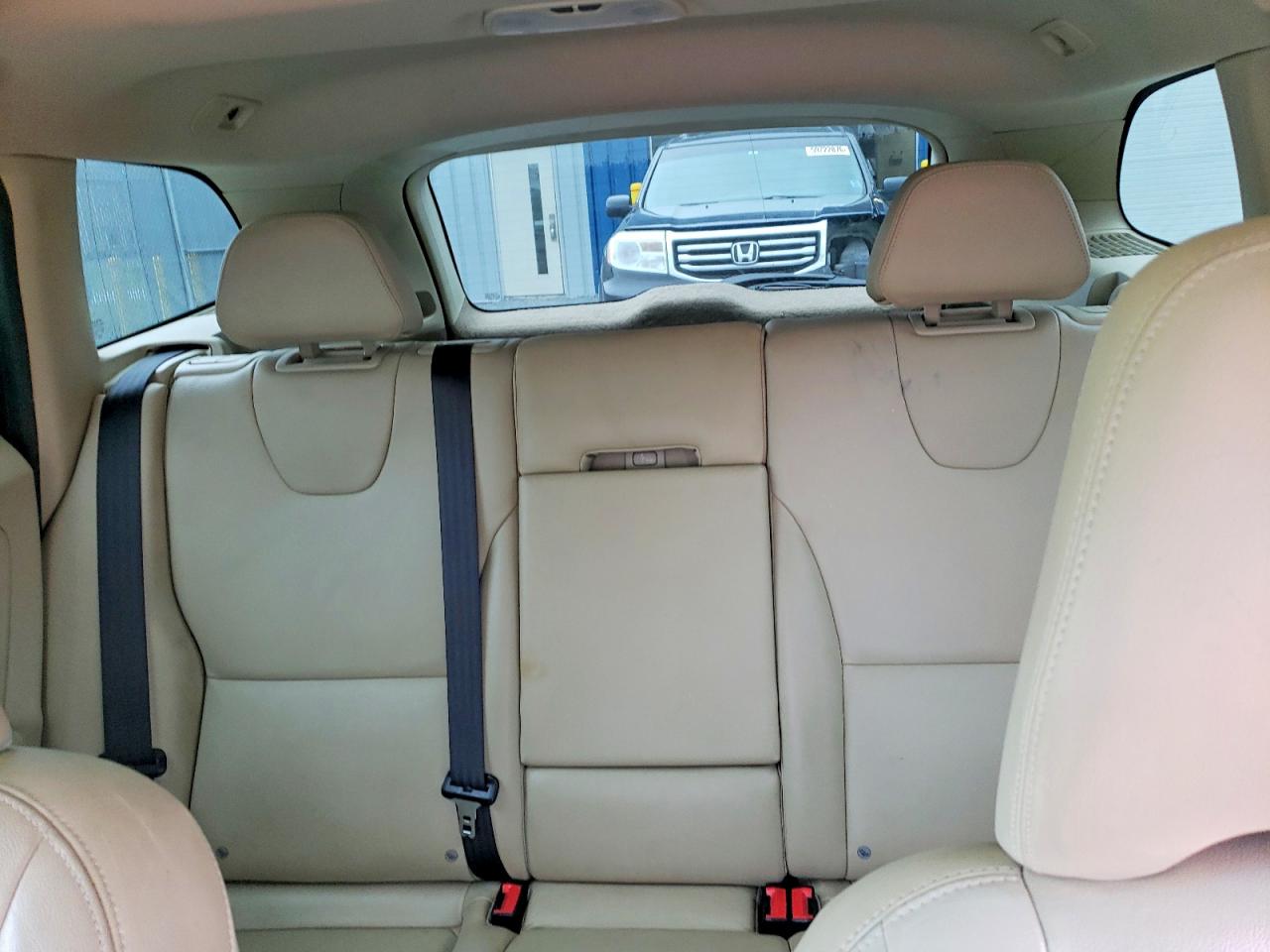 2015 VOLVO XC60 Premier+ (non R design)