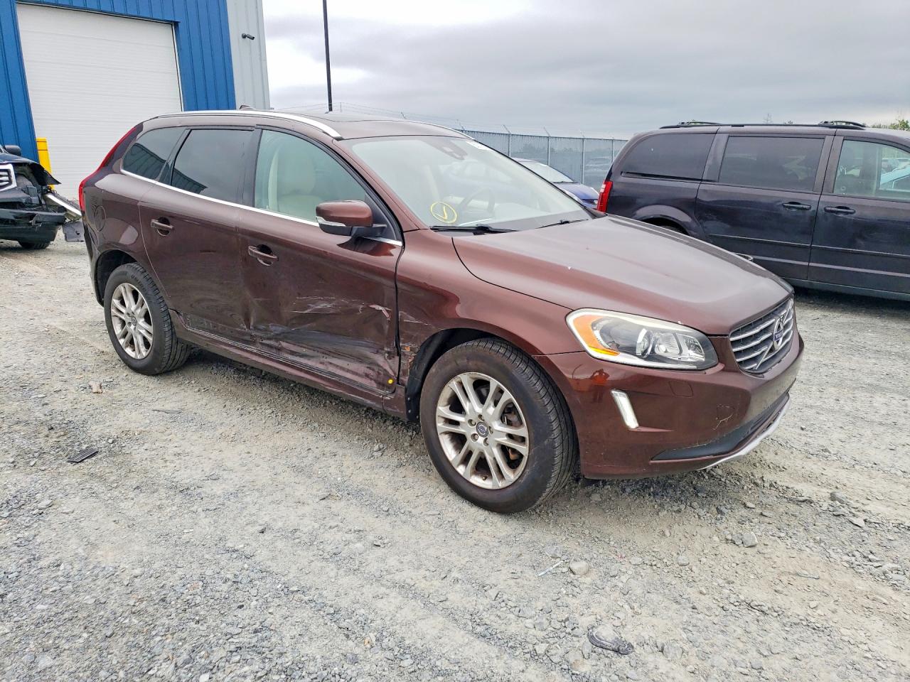 2015 VOLVO XC60 Premier+ (non R design)