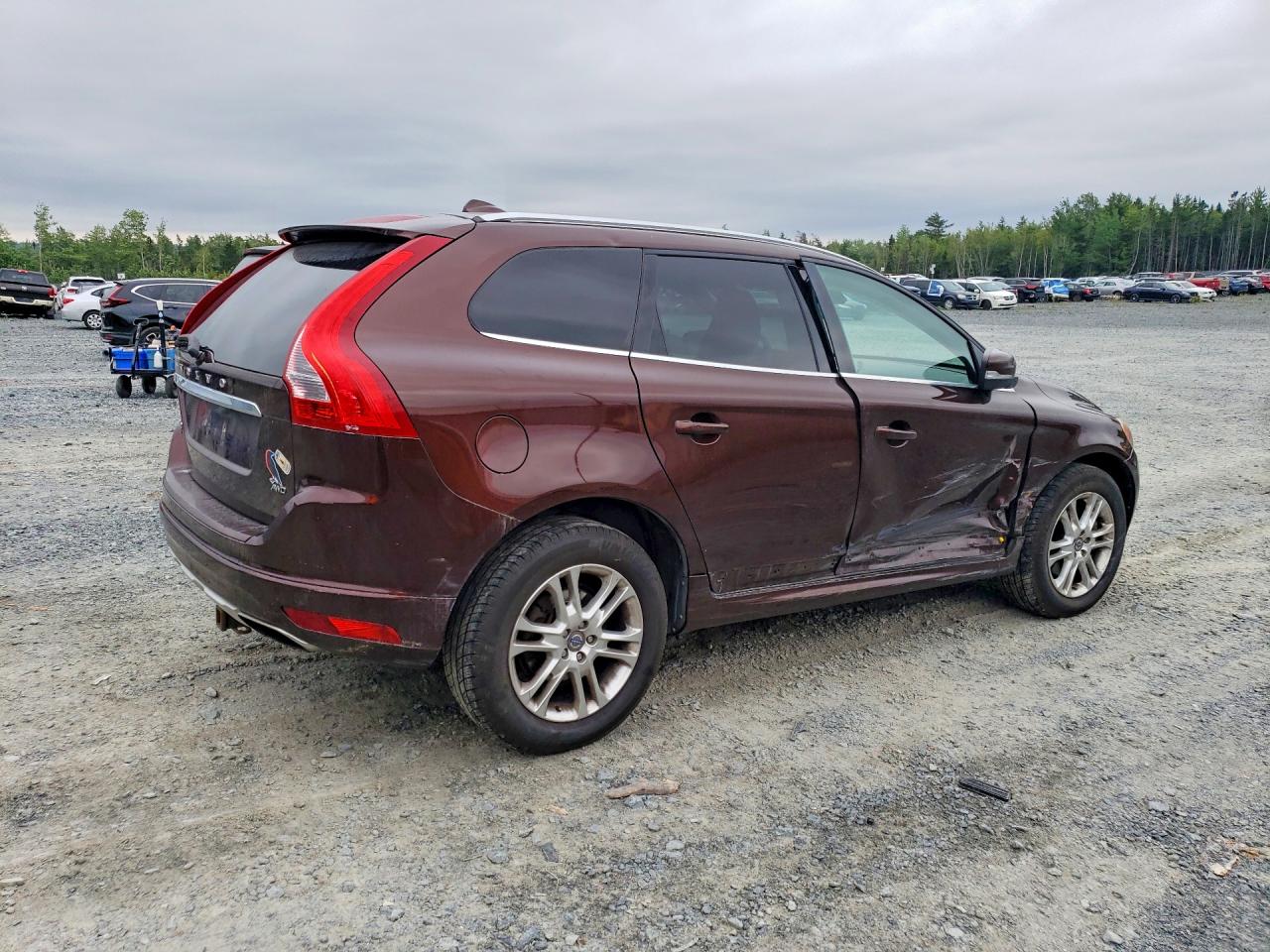 2015 VOLVO XC60 Premier+ (non R design)