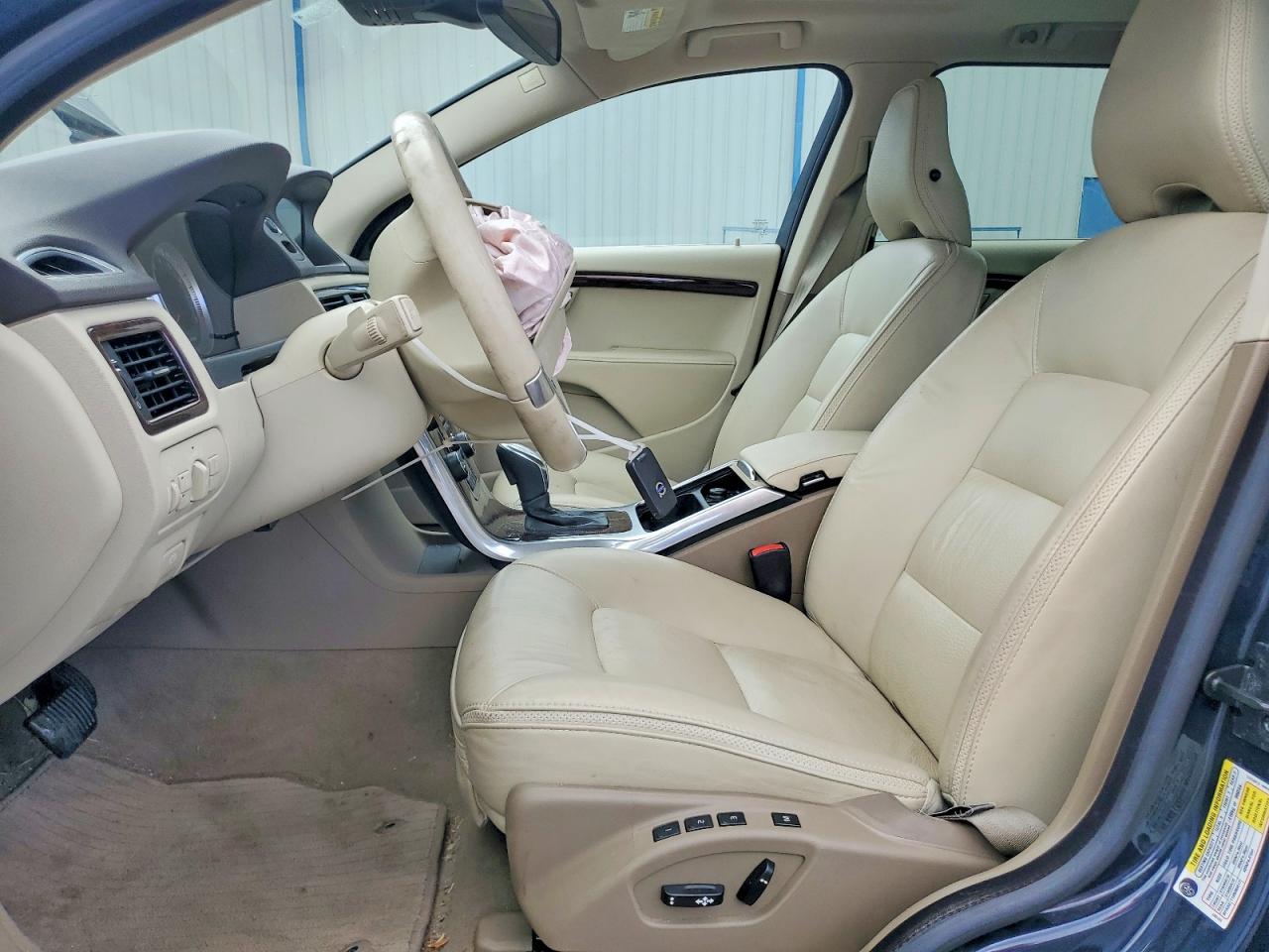 2013 VOLVO XC70
